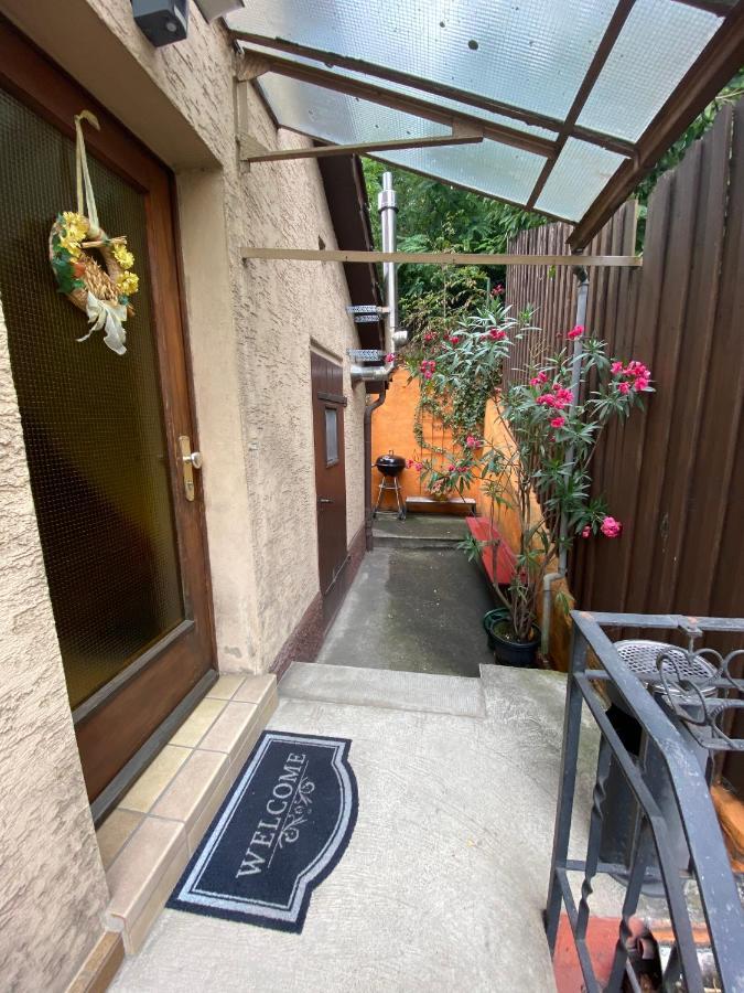 Einfaches Haus Mit Privatzimmern Und Gemeinschaftsraeumen Heilbronn Exterior foto